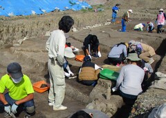 わくわく探検隊で開催した遺跡発掘探検隊の写真