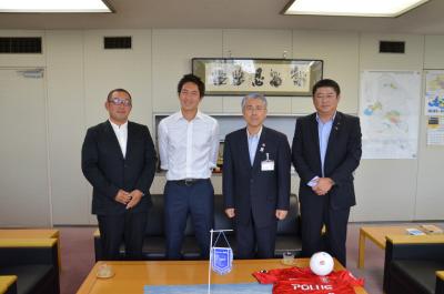 江南南サッカー関係者の方々と記念撮影